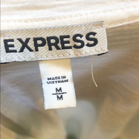 🌟 Express White Top - Size Medium - Picture 4 of 5
